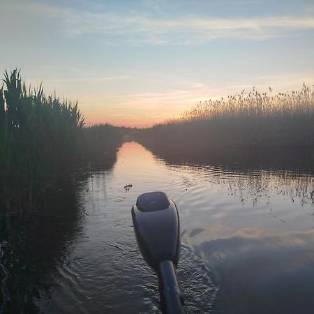 Pfahlbau Sunset I Toplage Elektroboot Inklusive Rust Exterior foto