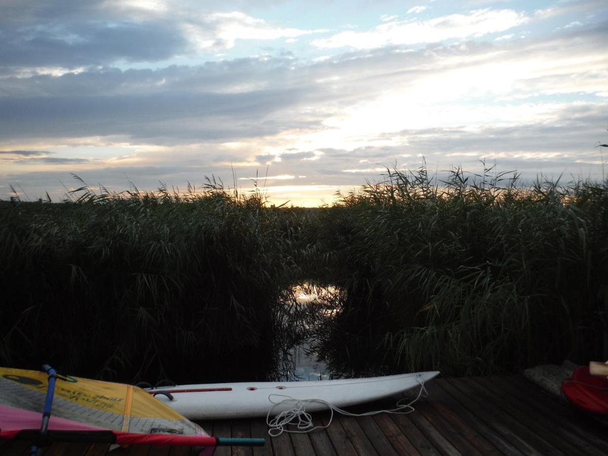 Pfahlbau Sunset I Toplage Elektroboot Inklusive Rust Exterior foto